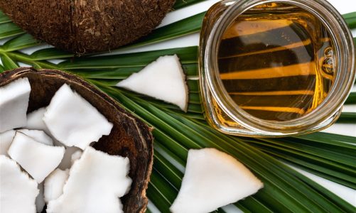 Utilisation de l’huile de coco : remède pour l’inflammation des gencives