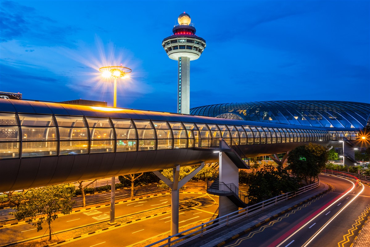 caractéristiques des cinq plus grands aéroports