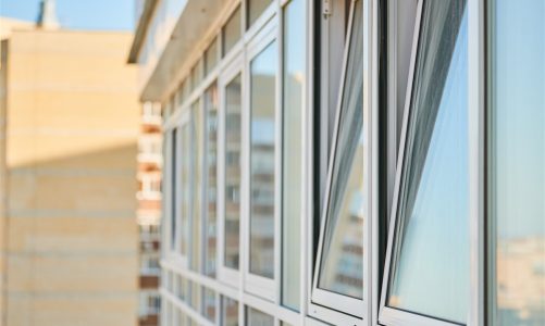 Comment évaluer le coût d’une fenêtre PVC double vitrage